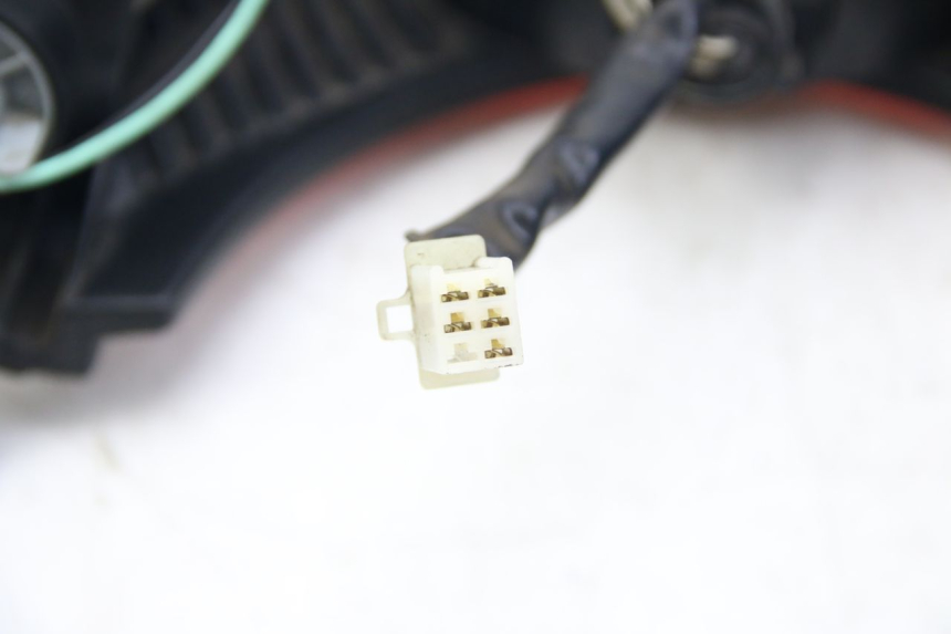 photo de LUZ TRASERA SUZUKI SIXTEEN 125 (2008 - 2010)