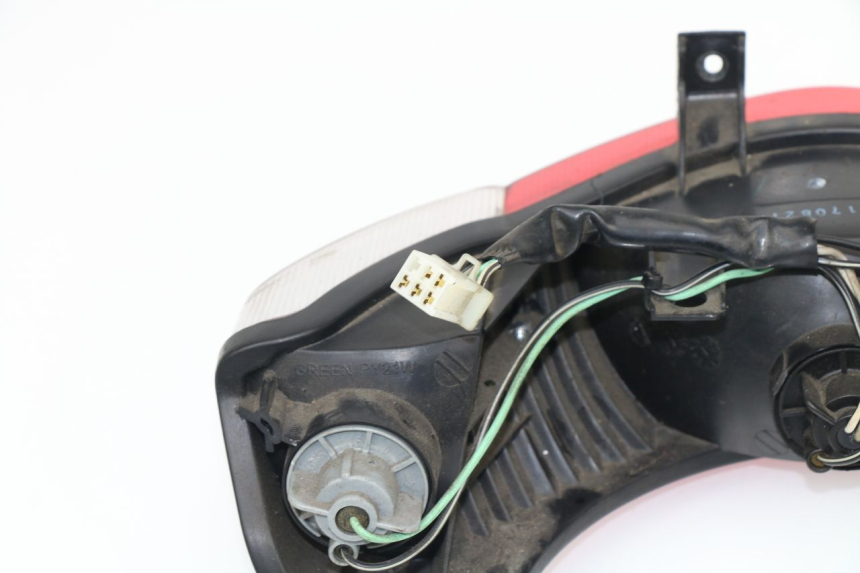 photo de LUZ TRASERA SUZUKI SIXTEEN 125 (2008 - 2010)