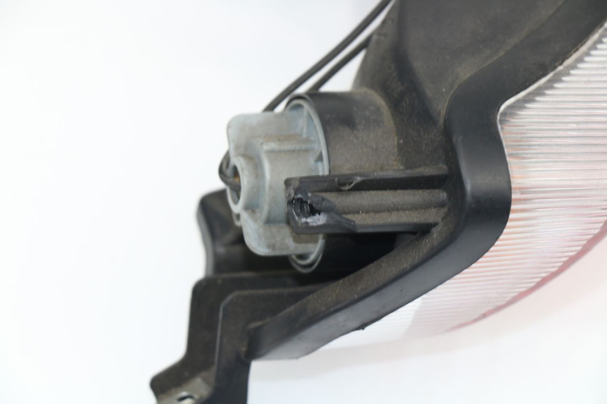 photo de LUZ TRASERA SUZUKI SIXTEEN 125 (2008 - 2010)