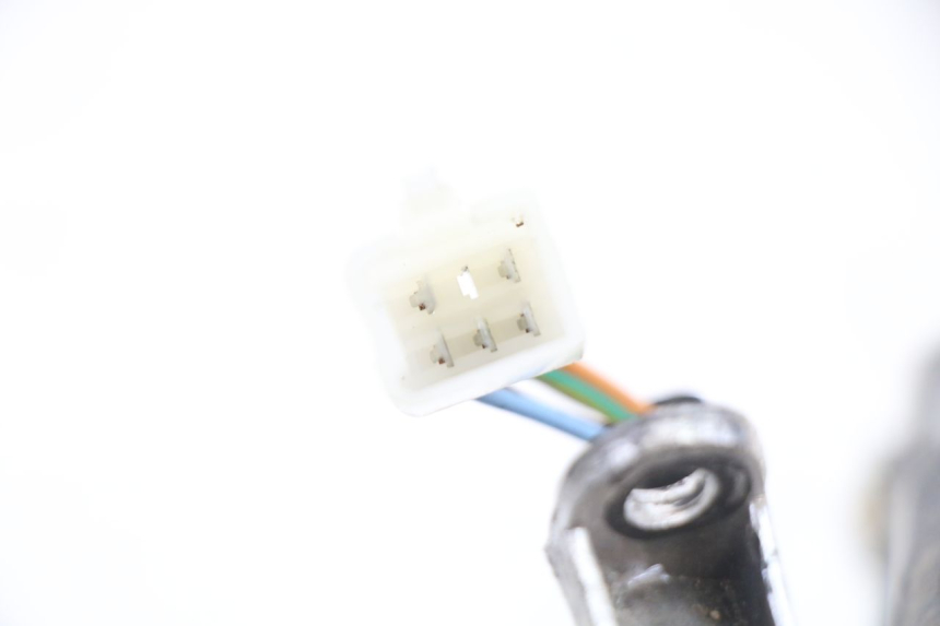 photo de LUZ TRASERA UNIVERSAL BIKE ZN50QT-11B 50 (2018 - 2021)