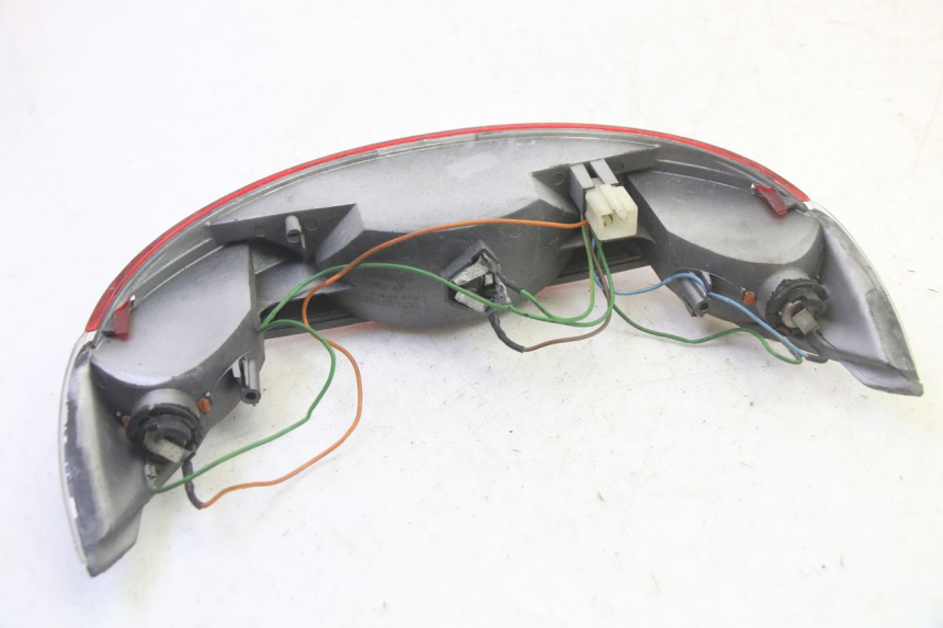 photo de LUZ TRASERA PEUGEOT VIVACITY 100 (1999 - 2008) - Detalles de los puntos de fijación