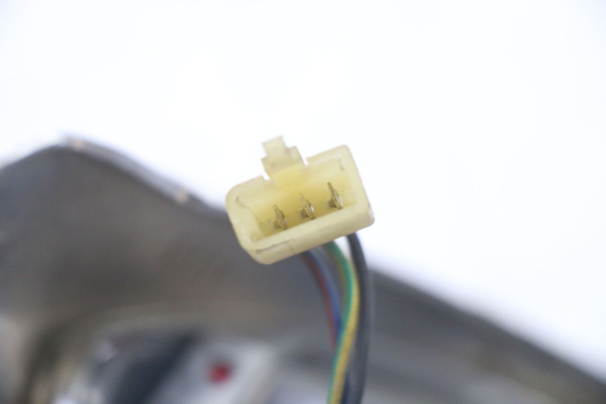 photo de LUZ TRASERA YAMAHA WHY 50 (1998 - 2000)