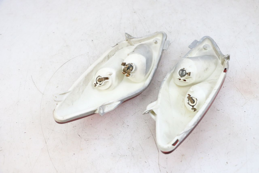 photo de LUZ TRASERA YAMAHA XMAX X-MAX 125 (2006 - 2009) - Detalle de la pieza