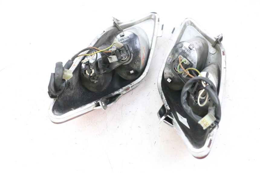 photo de LUZ TRASERA YAMAHA XMAX X-MAX 125 (2006 - 2009) - Estado de la superficie y material