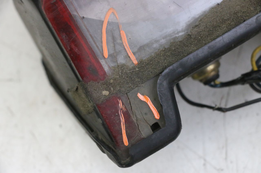 photo de LUZ TRASERA YAMAHA FZS FAZER 600 (2001 - 2003)