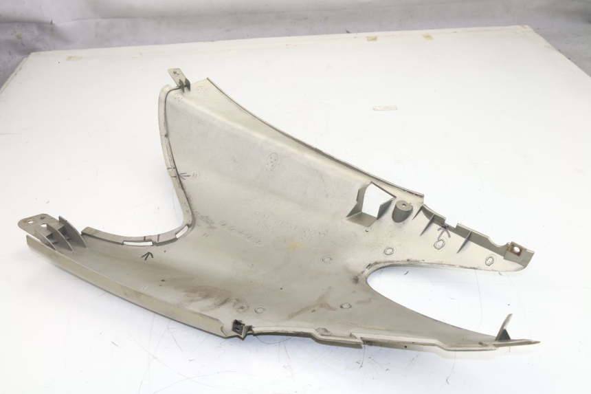 photo de CARENADO TRASERO DERECHA MBK FLAME 125 (2000 - 2004)