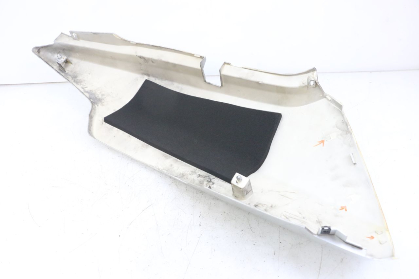 photo de CARENADO TRASERO DERECHA HONDA FJS SILVERWING SILVER WING 600 (2001 - 2010)