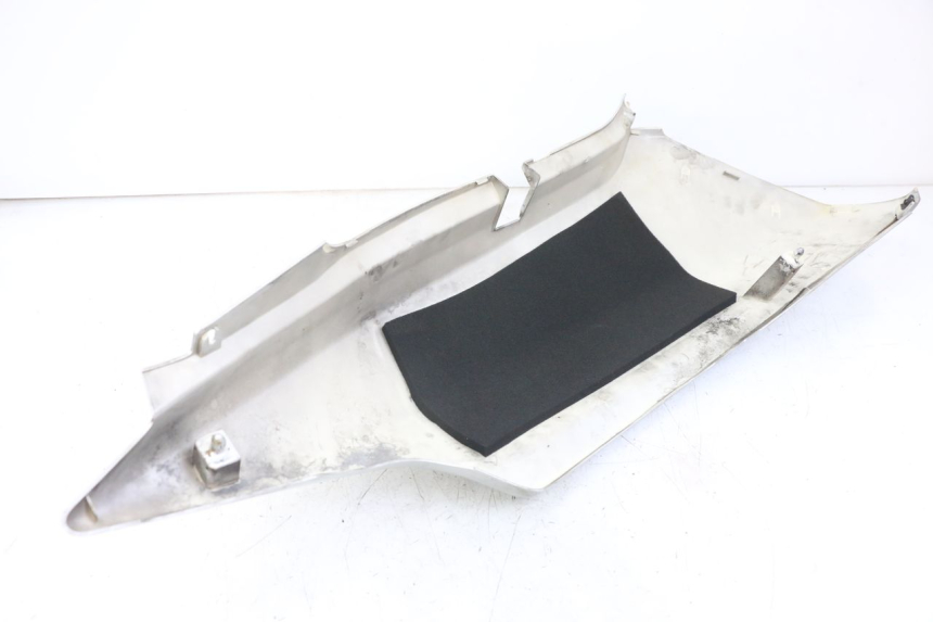 photo de CARENADO TRASERO DERECHA HONDA FJS SILVERWING SILVER WING 600 (2001 - 2010)