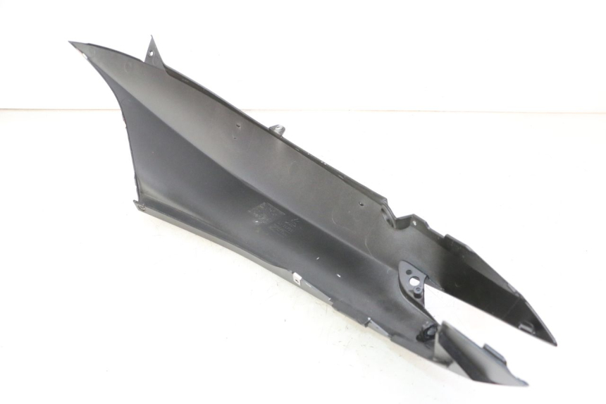 photo de CARENADO TRASERO DERECHA PIAGGIO MP3 HPE 310 (2024 - 2025)