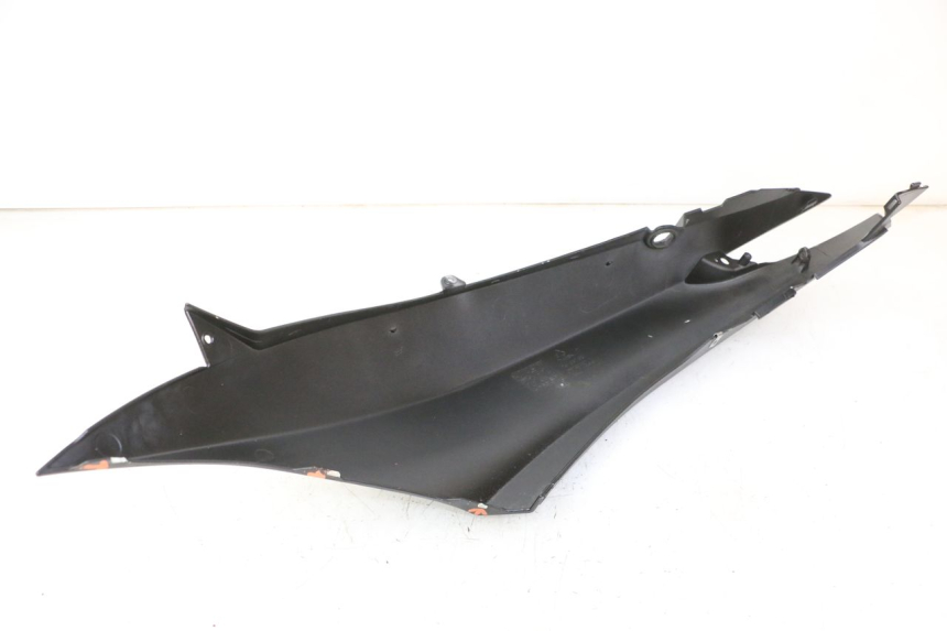photo de CARENADO TRASERO DERECHA PIAGGIO MP3 HPE 310 (2024 - 2025)