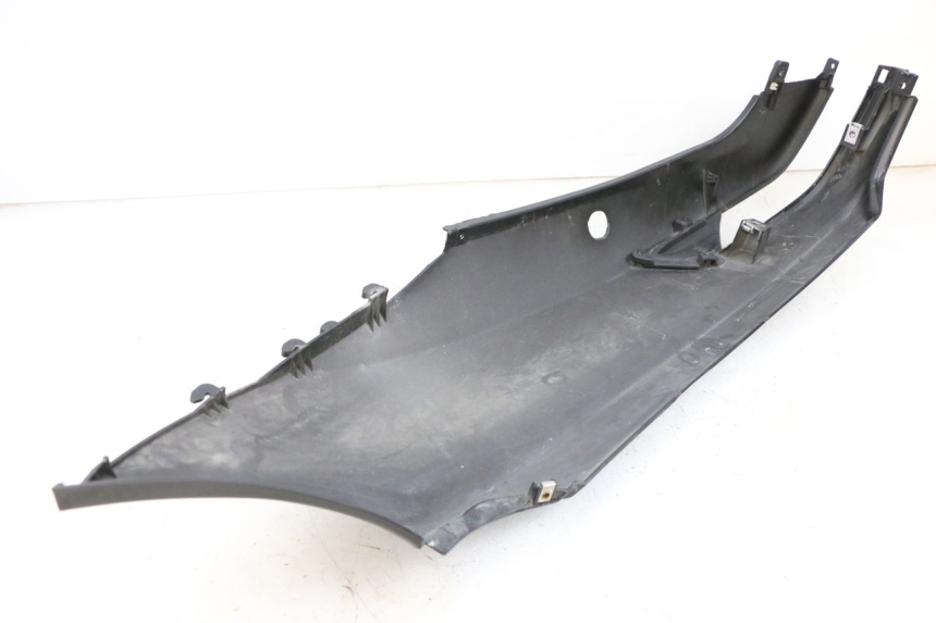 photo de CARENADO TRASERO DERECHA PIAGGIO MP3 HPE 350 (2018 - 2020) - Otra perspectiva