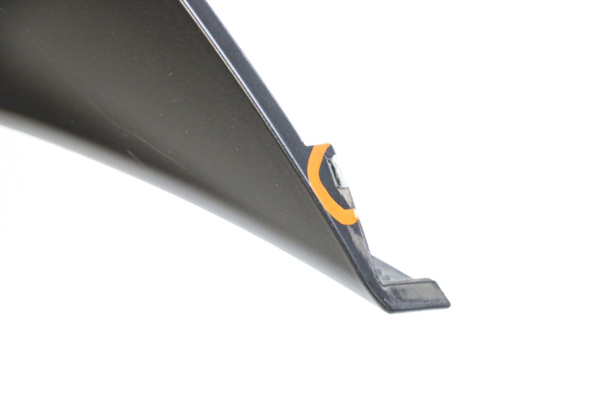 photo de CARENADO TRASERO DERECHA PIAGGIO MP3 HPE 350 (2018 - 2020) - Estado de la superficie y material