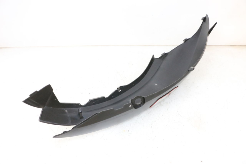 photo de CARENADO TRASERO DERECHA PIAGGIO MP3 HPE 300 (2019 - 2026) - Primer plano técnico