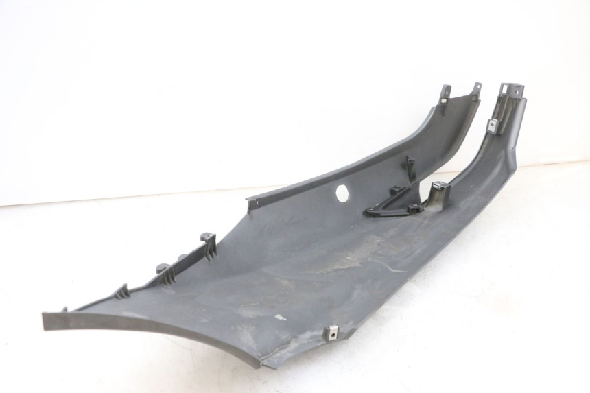 photo de CARENADO TRASERO DERECHA PIAGGIO MP3 500 (2016 - 2018) - Otra perspectiva