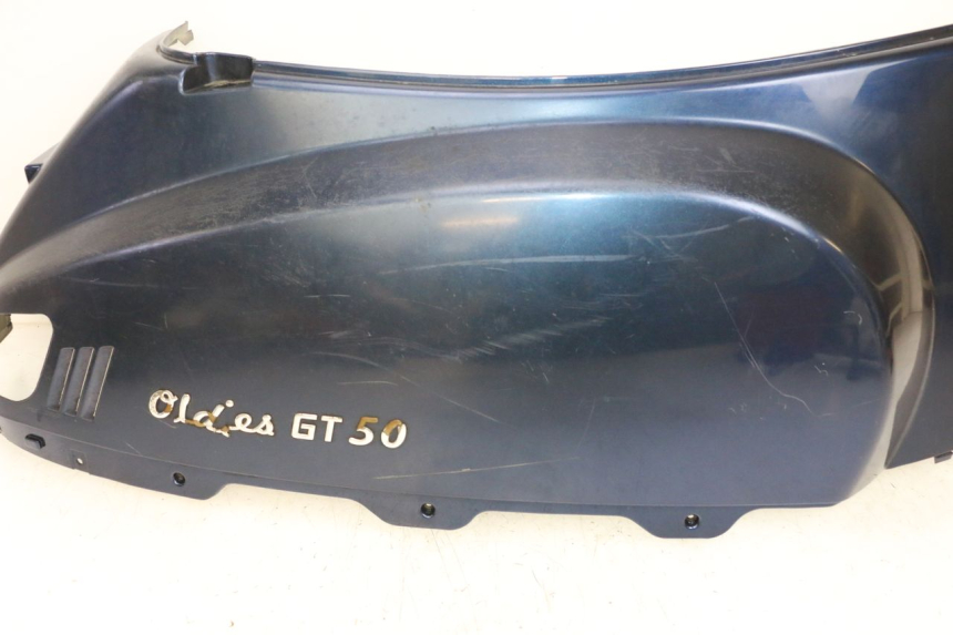 photo de CARENADO TRASERO DERECHA JM MOTORS OLDIES GT 4T 50 (2018 - 2025) - Enfoque en la estructura