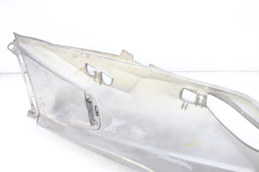 photo de CARENADO TRASERO DERECHA PEUGEOT SATELIS 125 (2013 - 2018)