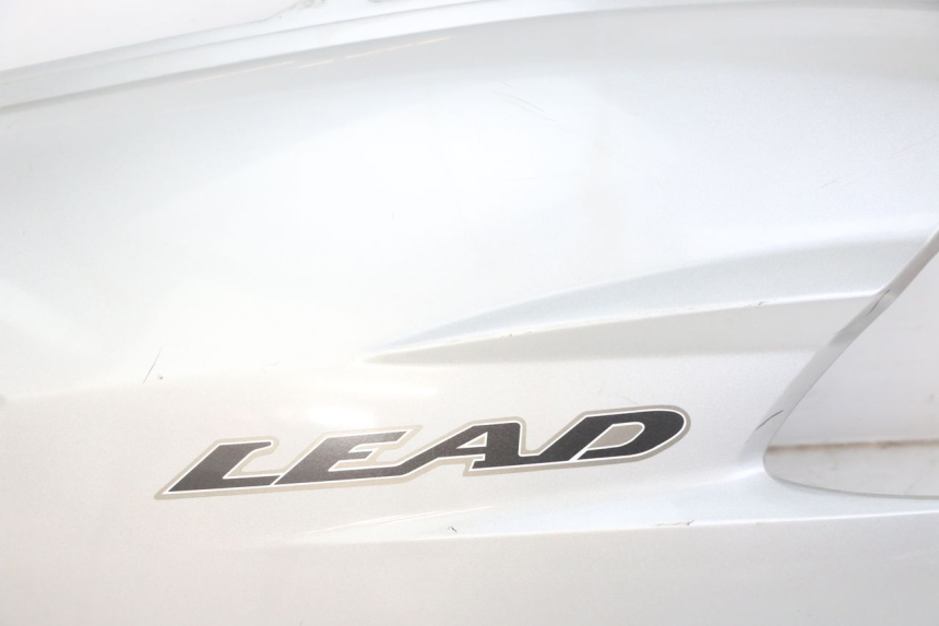photo de CARENADO TRASERO DERECHA HONDA SCV LEAD 100 (2003 - 2007)