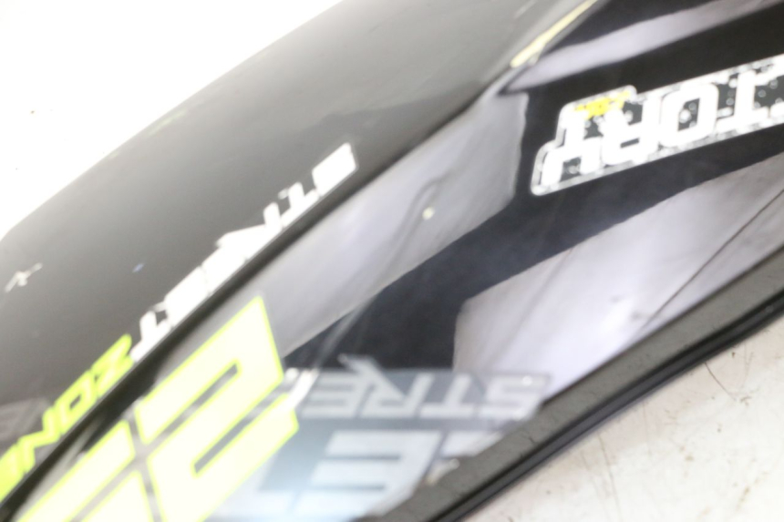 photo de CARENADO TRASERO DERECHA PEUGEOT STREETZONE I 2T 50 (2018 - 2020)