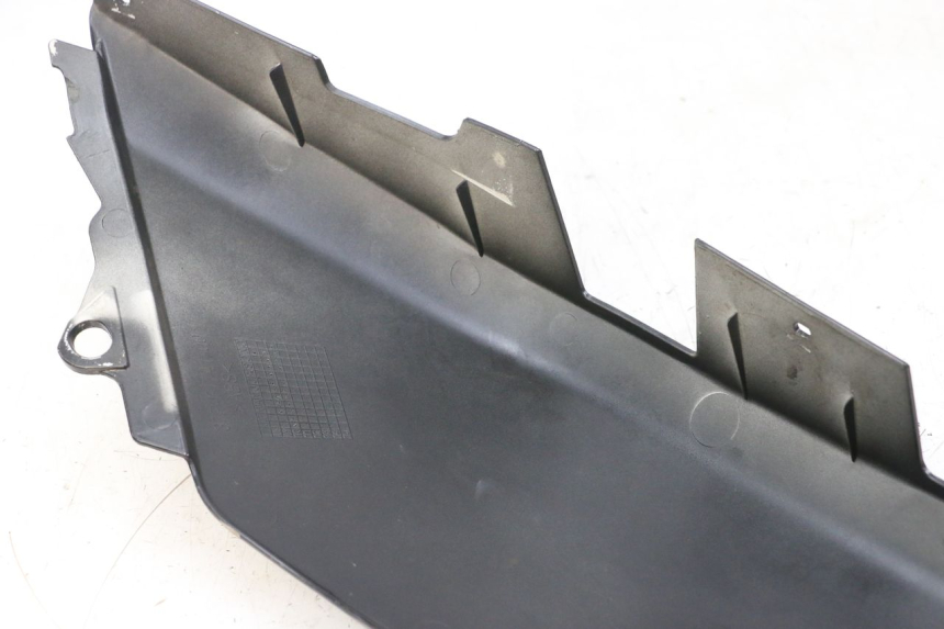 photo de CARENADO TRASERO DERECHA YAMAHA X-MAX XMAX 125 (2010 - 2014)