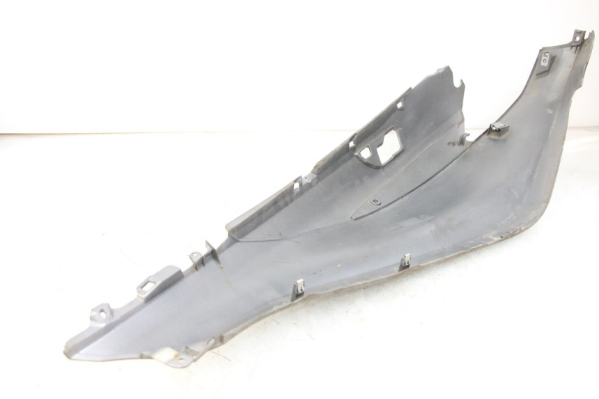 photo de CARENADO TRASERO DERECHA PIAGGIO X10 125 (2012 - 2017)