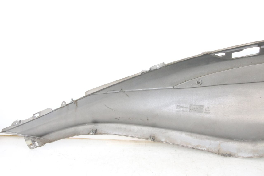 photo de CARENADO TRASERO DERECHA PIAGGIO X10 125 (2012 - 2017)