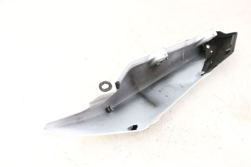 photo de CARENADO TRASERO DERECHA YAMAHA XJ6 ABS 600 (2008 - 2016)