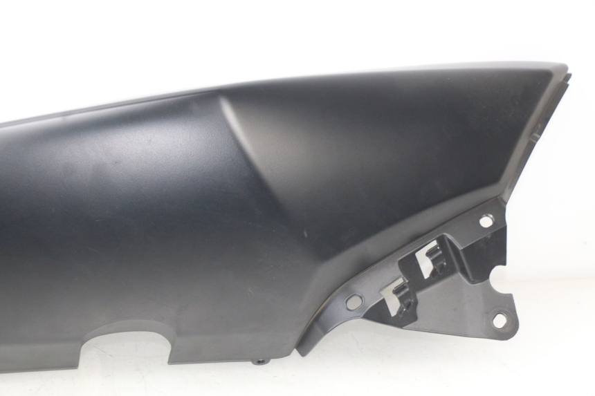 photo de CARENADO TRASERO DERECHA YAMAHA XP T-MAX TMAX 500 (2008 - 2012) - Detalles de los puntos de fijación