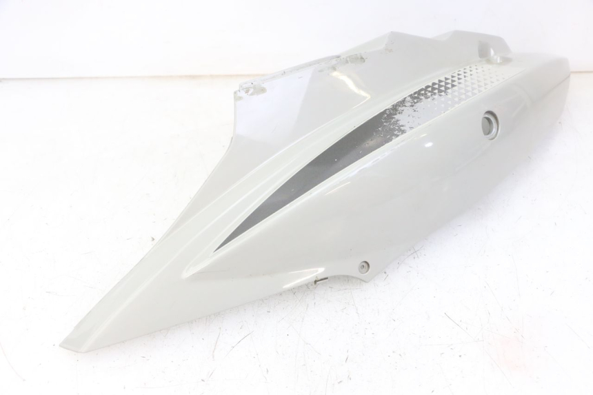 photo de FLANCO TRASERO IZQUIERDO KYMCO AGILITY 4T 50 (2018 - 2022) - Primer plano de alta resolución