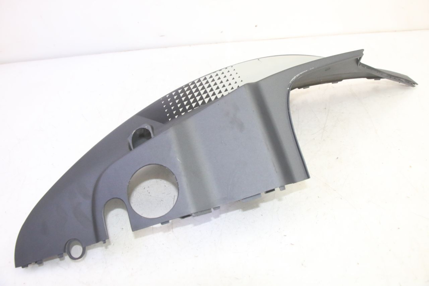 photo de FLANCO TRASERO IZQUIERDO KYMCO AGILITY 4T 50 (2018 - 2022) - Detalles de los puntos de fijación