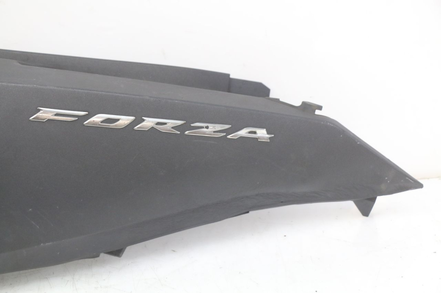 photo de FLANCO TRASERO IZQUIERDO HONDA FORZA 125 (2015 - 2016)