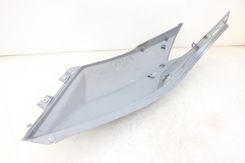 photo de CARENADO TRASERO IZQUIERDA SYM JOYMAX 125 (2010 - 2017)