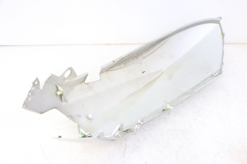 photo de CARENADO TRASERO IZQUIERDA PEUGEOT KISBEE 2T 50 (2018 - 2022)