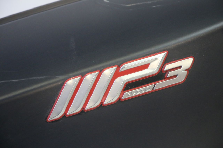 photo de CARENADO TRASERO IZQUIERDA PIAGGIO MP3 HPE 350 (2018 - 2020) - Otra perspectiva