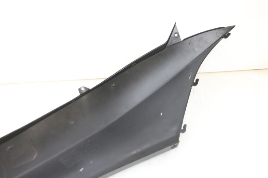 photo de CARENADO TRASERO IZQUIERDA PIAGGIO MP3 HPE 300 (2019 - 2026) - Zoom estado de uso