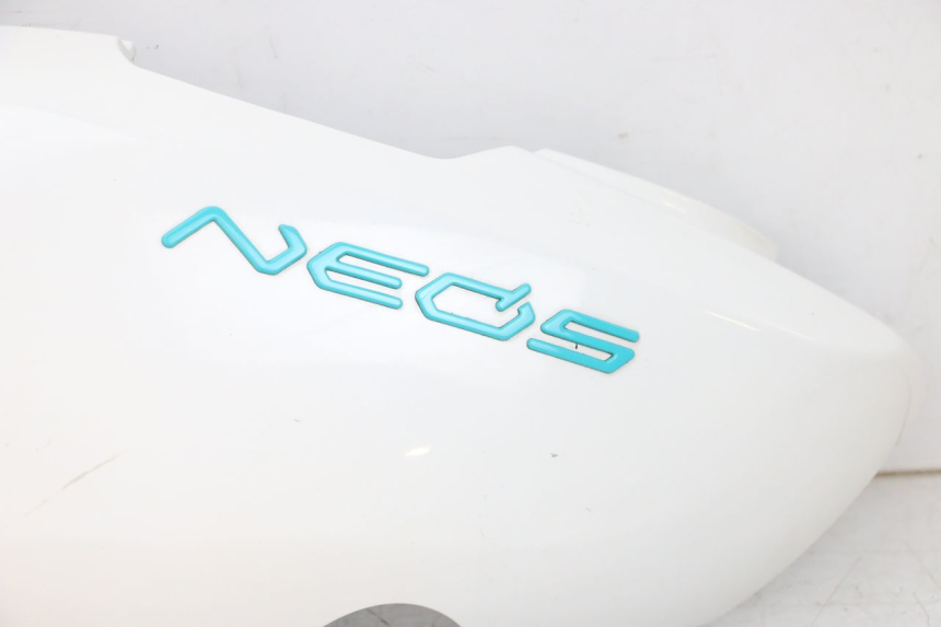 photo de CARENADO TRASERO IZQUIERDA YAMAHA NEO'S CORE 1 (2022 - 2026) - Primer plano de alta resolución