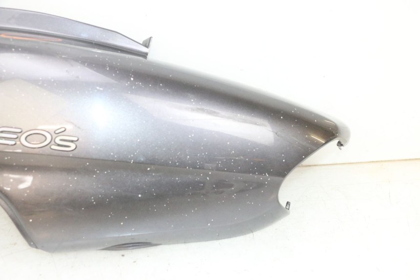 photo de CARENADO TRASERO IZQUIERDA YAMAHA NEO'S NEOS 2T 50 (1998 - 2007) - Primer plano de alta resolución