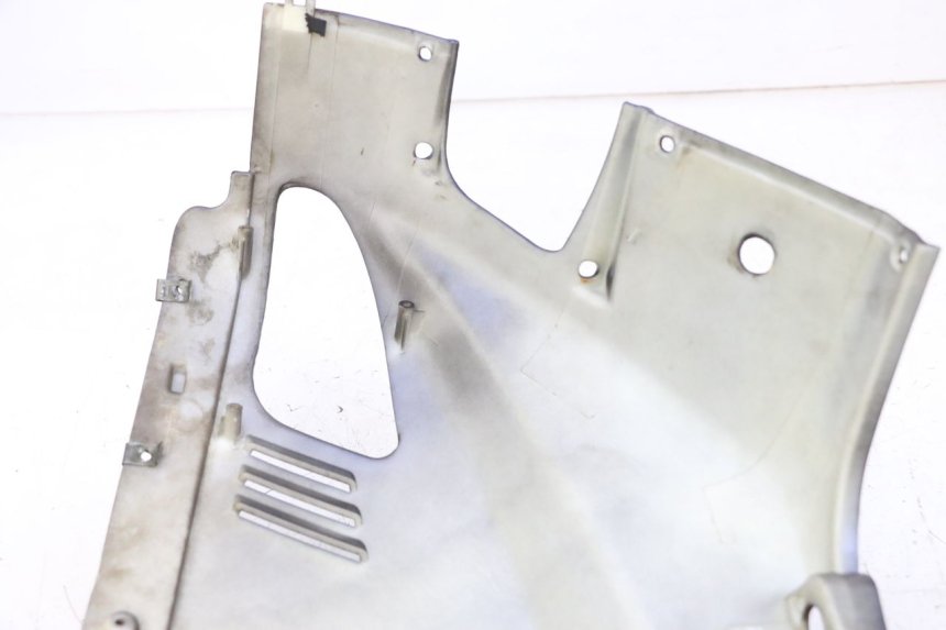 photo de CARENADO TRASERO IZQUIERDA JM MOTORS OLDIES GT 4T 50 (2018 - 2025) - Recambio usado revisado