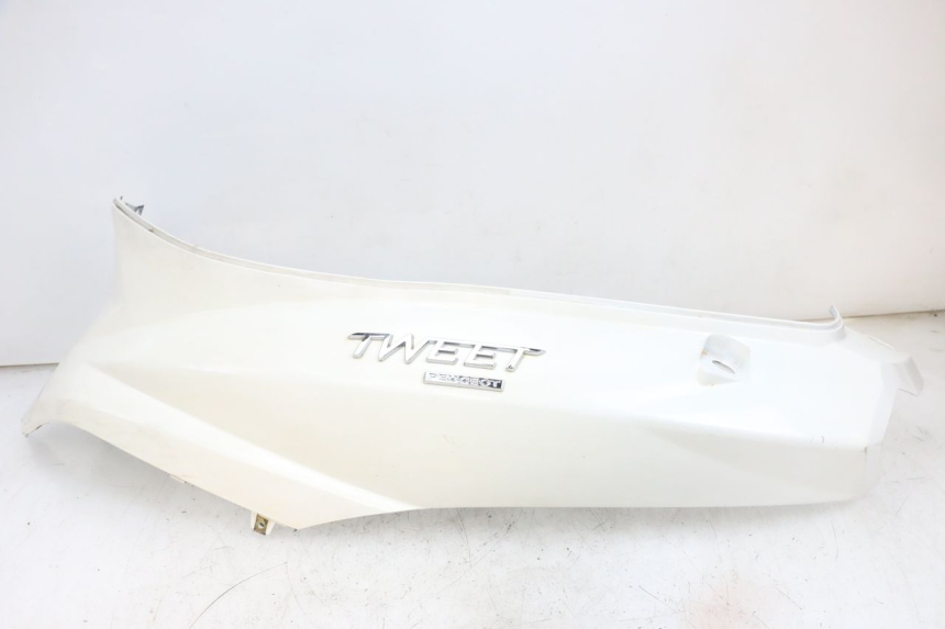 photo de CARENADO TRASERO IZQUIERDA PEUGEOT TWEET PRO EFI 4T 50 (2021 - 2022)