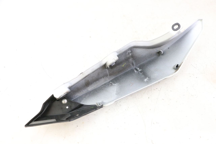 photo de CARENADO TRASERO IZQUIERDA YAMAHA XJ6 ABS 600 (2008 - 2016)