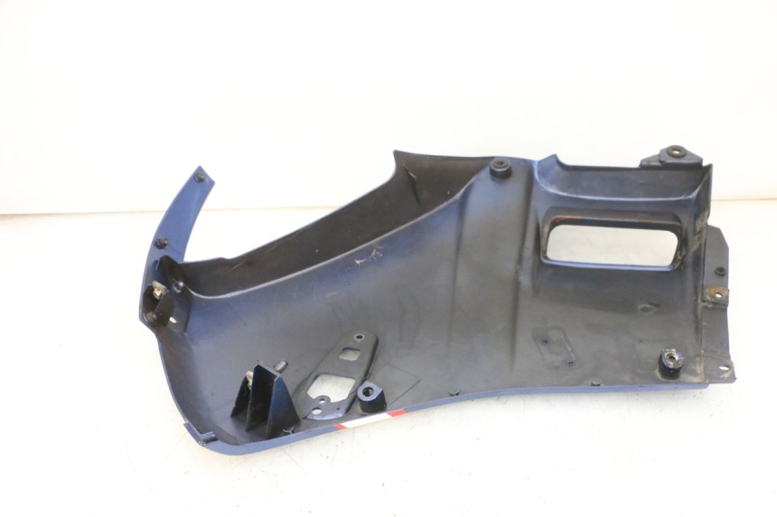 photo de CARENADO DELANTERO DERECHO KAWASAKI GPX R WARBIRD 600 (1988 - 1993) - Detalles de los puntos de fijación