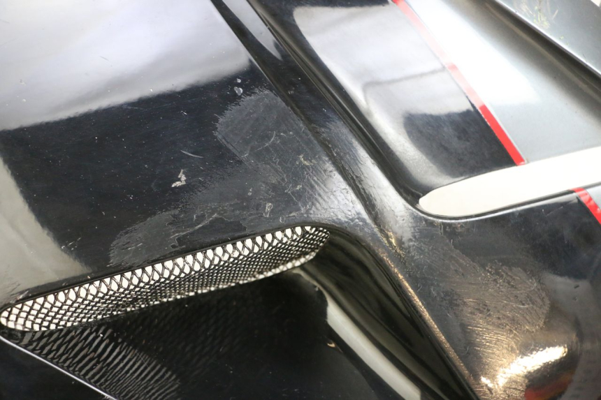 photo de CARENADO DELANTERO DERECHO KAWASAKI GPZ RX 1000 (1986 - 1988) - Zoom estado de uso