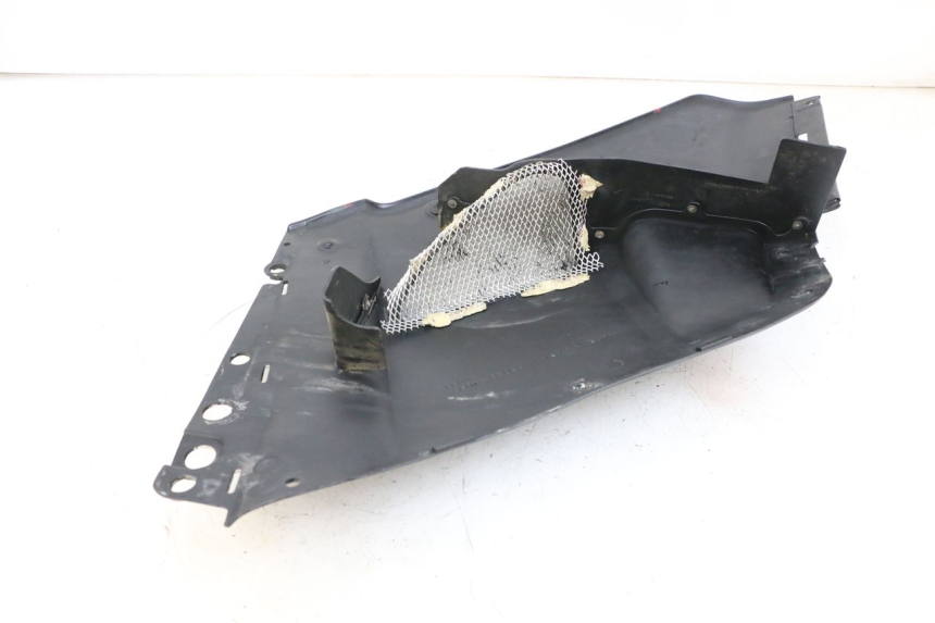 photo de CARENADO DELANTERO DERECHO KAWASAKI GPZ RX 1000 (1986 - 1988) - Primer plano técnico