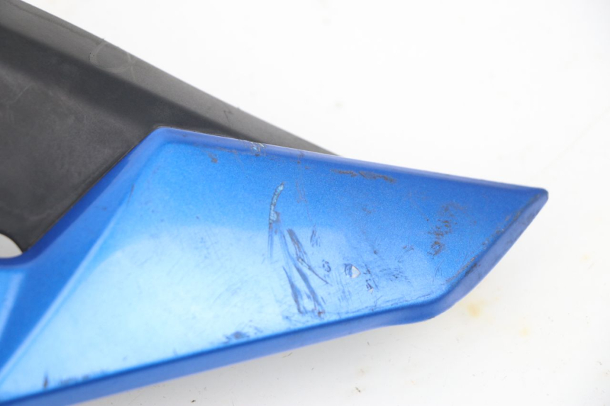 photo de CARENADO DELANTERO DERECHO SUZUKI GSR 750 (2011 - 2017) - Estado de la superficie y material
