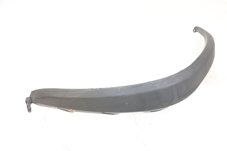 photo de CARENADO DELANTERO DERECHO PIAGGIO MP3 500 (2016 - 2018) - Primer plano técnico