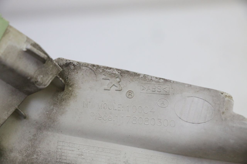 photo de CARENADO DELANTERO DERECHO PEUGEOT SATELIS 125 (2010 - 2012)