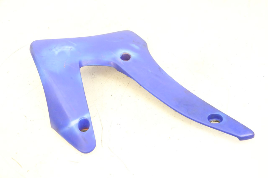 photo de FLANCO LATERAL DELANTERO DERECHO YAMAHA TTR 125 (2000 - 2020) - Primer plano técnico
