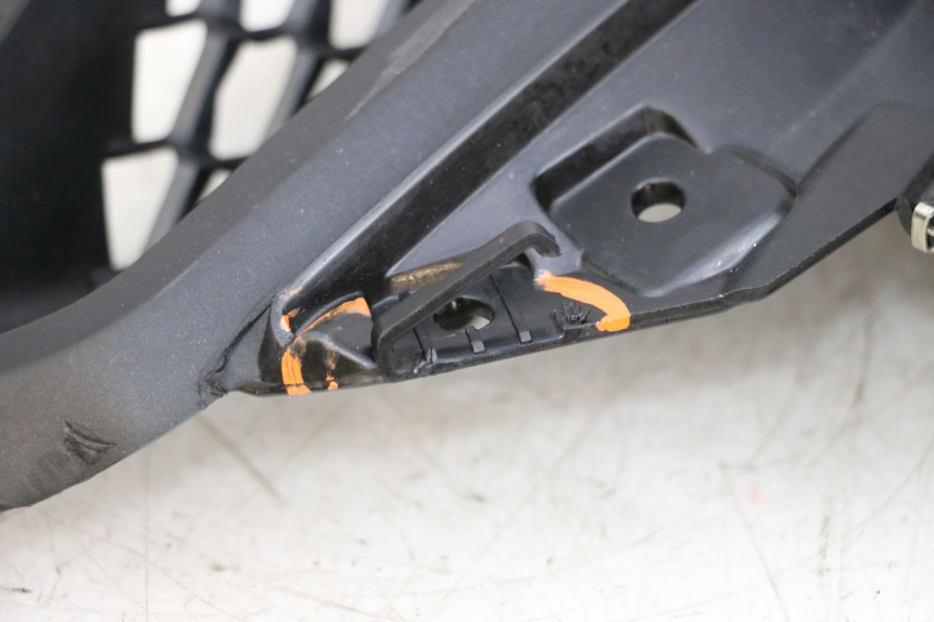 photo de CARENADO DELANTERO IZQUIERDO BMW R GS 1250 (2021 - 2024) - Detalles de los puntos de fijación