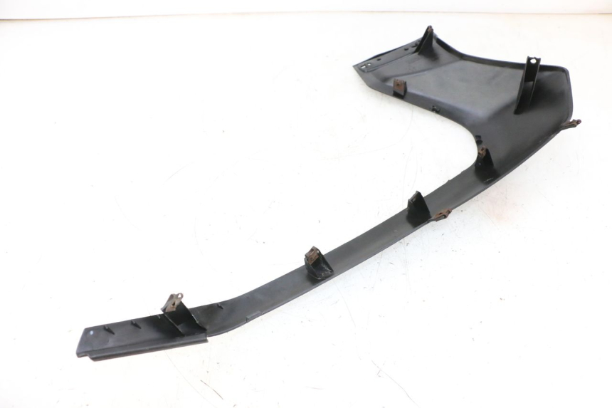 photo de FLANCO LATERAL DELANTERO IZQUIERDO YAMAHA XMAX X-MAX 125 (2006 - 2009) - Primer plano técnico