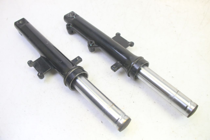 photo de BOTELLA HORQUILLA  SYM CROX 4T 50 (2016 - 2023) - Estado de la superficie y material