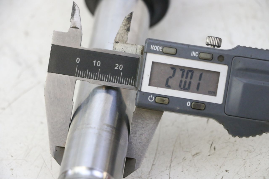 photo de BOTELLA HORQUILLA DERECHA  PEUGEOT KISBEE 4T 50 (2018 - 2022)